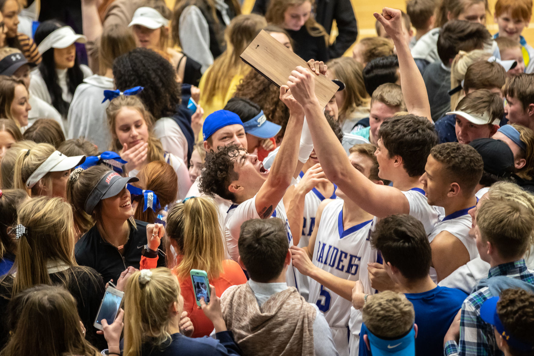 Stevens 52, Central 51